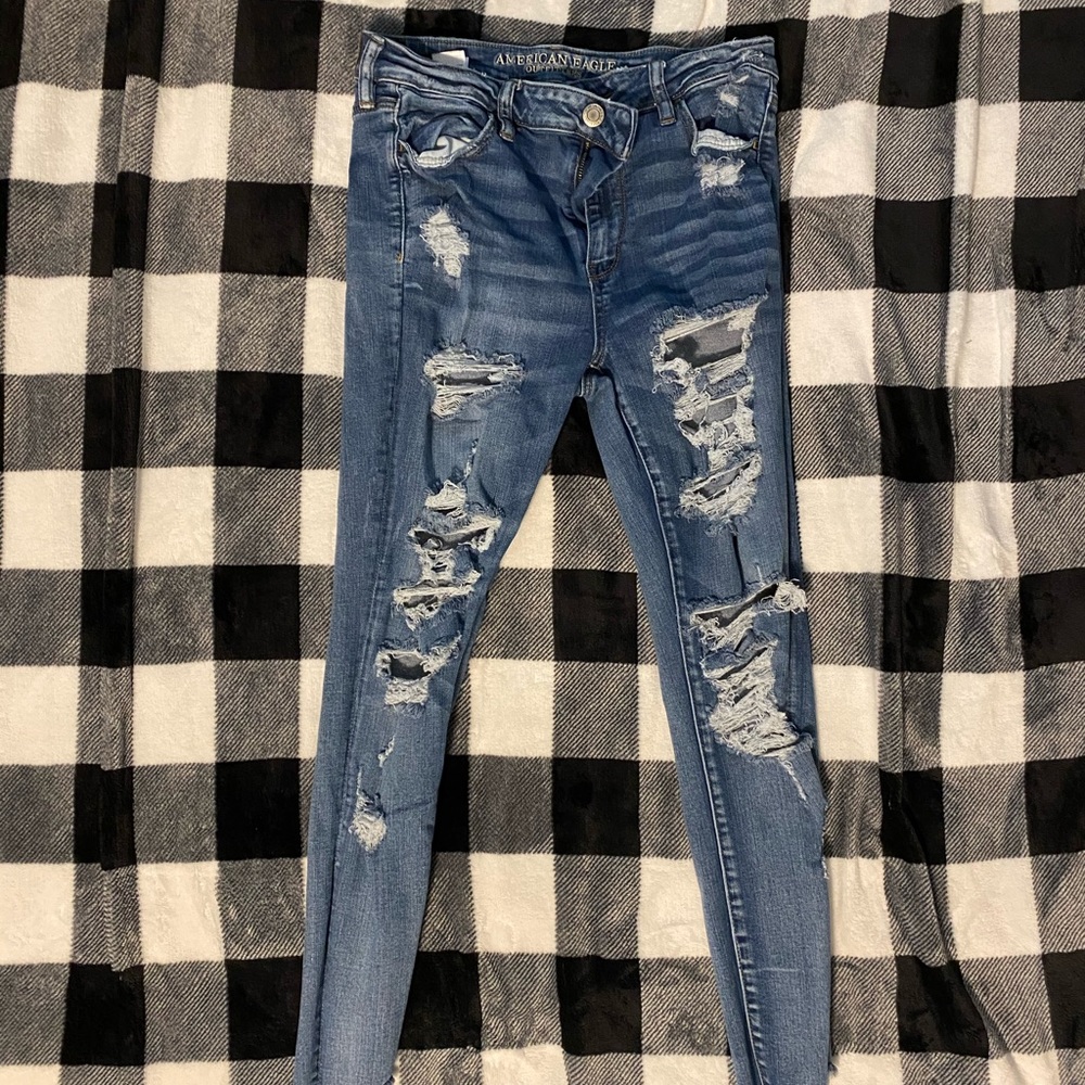 COPY - American Eagle ripped jeans